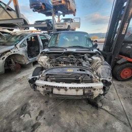 Ricambi usati sul piazzale Mini copper