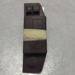 Posacenere e pulsanti...