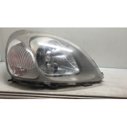 Faro anteriore toyota yaris...
