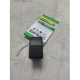 Tappo alloggio pulsante...