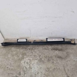 Minigonna sottoporta...