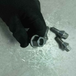 Kit x5 bulloni ruote...