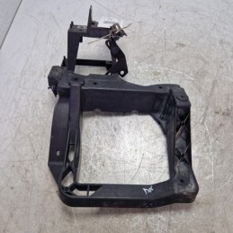 Staffa supporto faro ant DX...